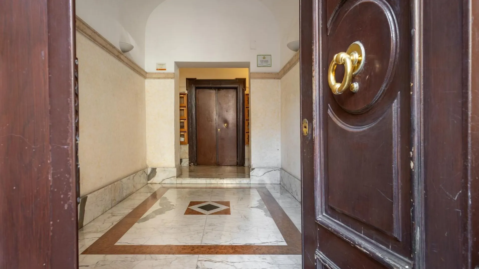 Your Elegant Loft At Termini Station Rome Apartment